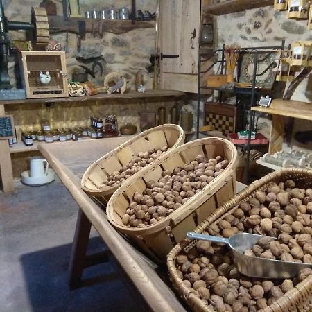 La Ferme Les Mamours La Bastide-l'Eveque Exterior foto