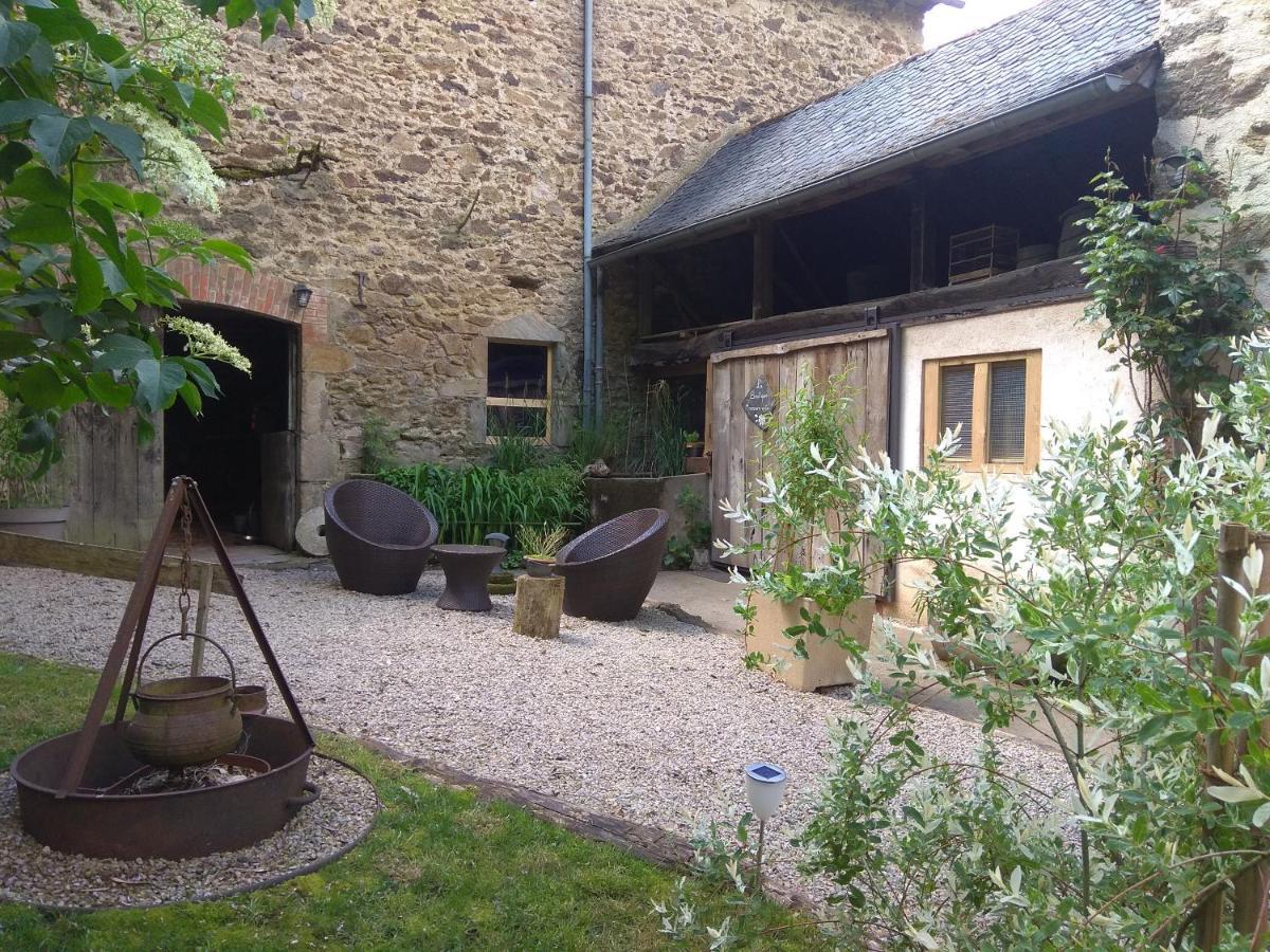 La Ferme Les Mamours La Bastide-l'Eveque Exterior foto